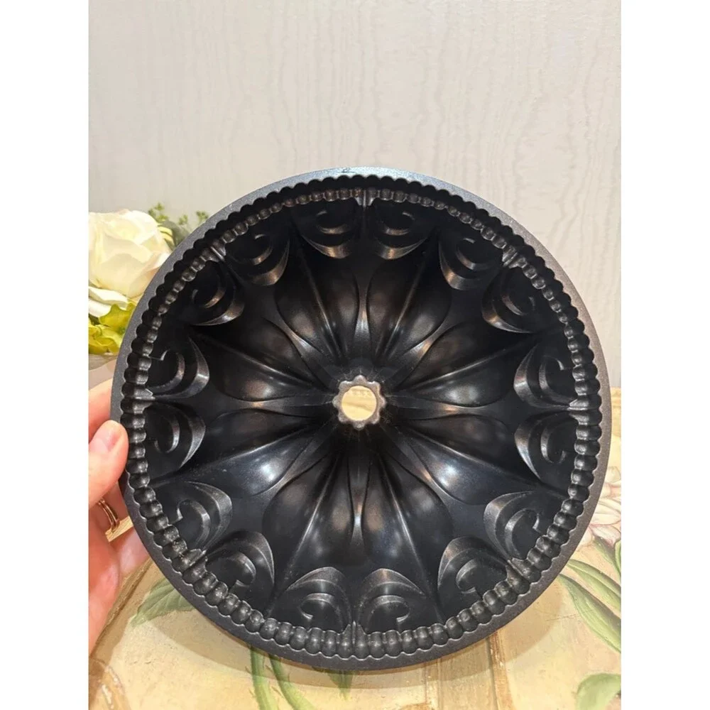 Nordic Ware Fleur De Lis  Bundt Pan